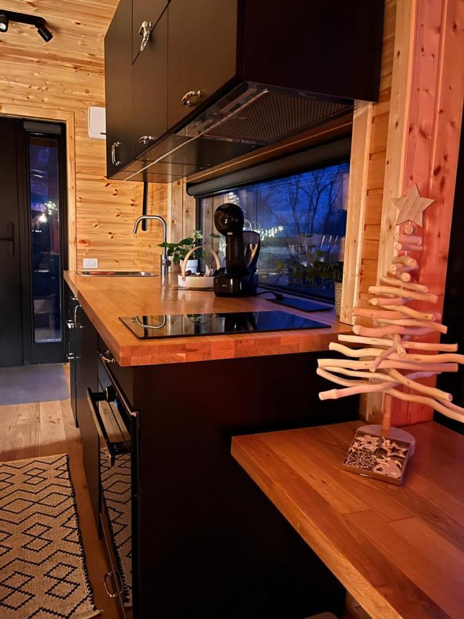 Moodysun Studio, Remote Tiny Home 科马尔尼克 外观 照片
